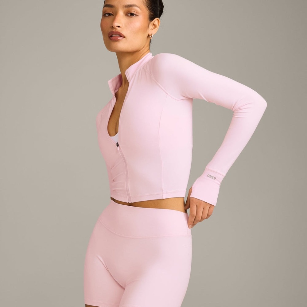 SOFTMOTION SET (High Neck Sports Bra + Leggings + Mid Jacket) - Picture 7 of 14